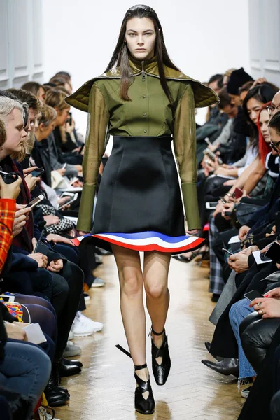 Look 14